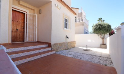 Reventa - Villa - San Miguel de Salinas - Lake View Mansions