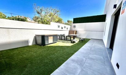 Revente - Villa - Orihuela Costa - Villamartin
