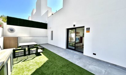 Revente - Villa - Orihuela Costa - Villamartin