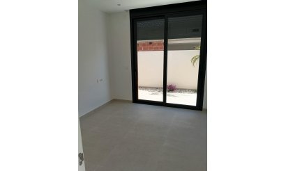Obra nueva - Villa - Pilar de la Horadada - Roda Golf
