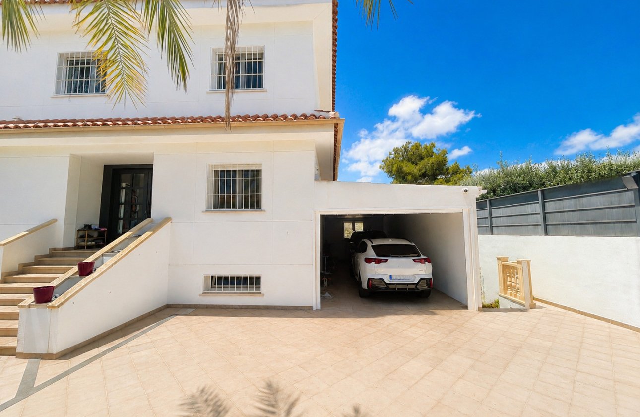 Resale - Villa - Dehesa de Campoamor - Campoamor