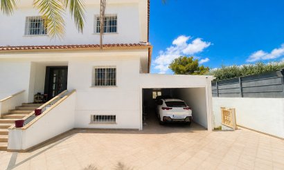 Resale - Villa - Dehesa de Campoamor - Campoamor
