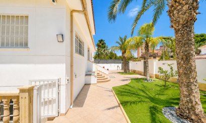 Resale - Villa - Dehesa de Campoamor - Campoamor