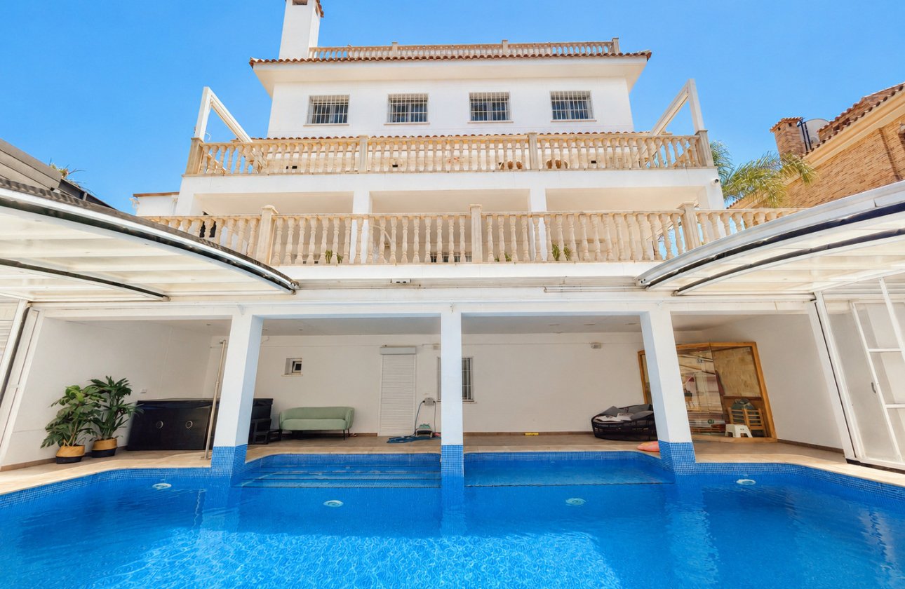 Resale - Villa - Dehesa de Campoamor - Campoamor