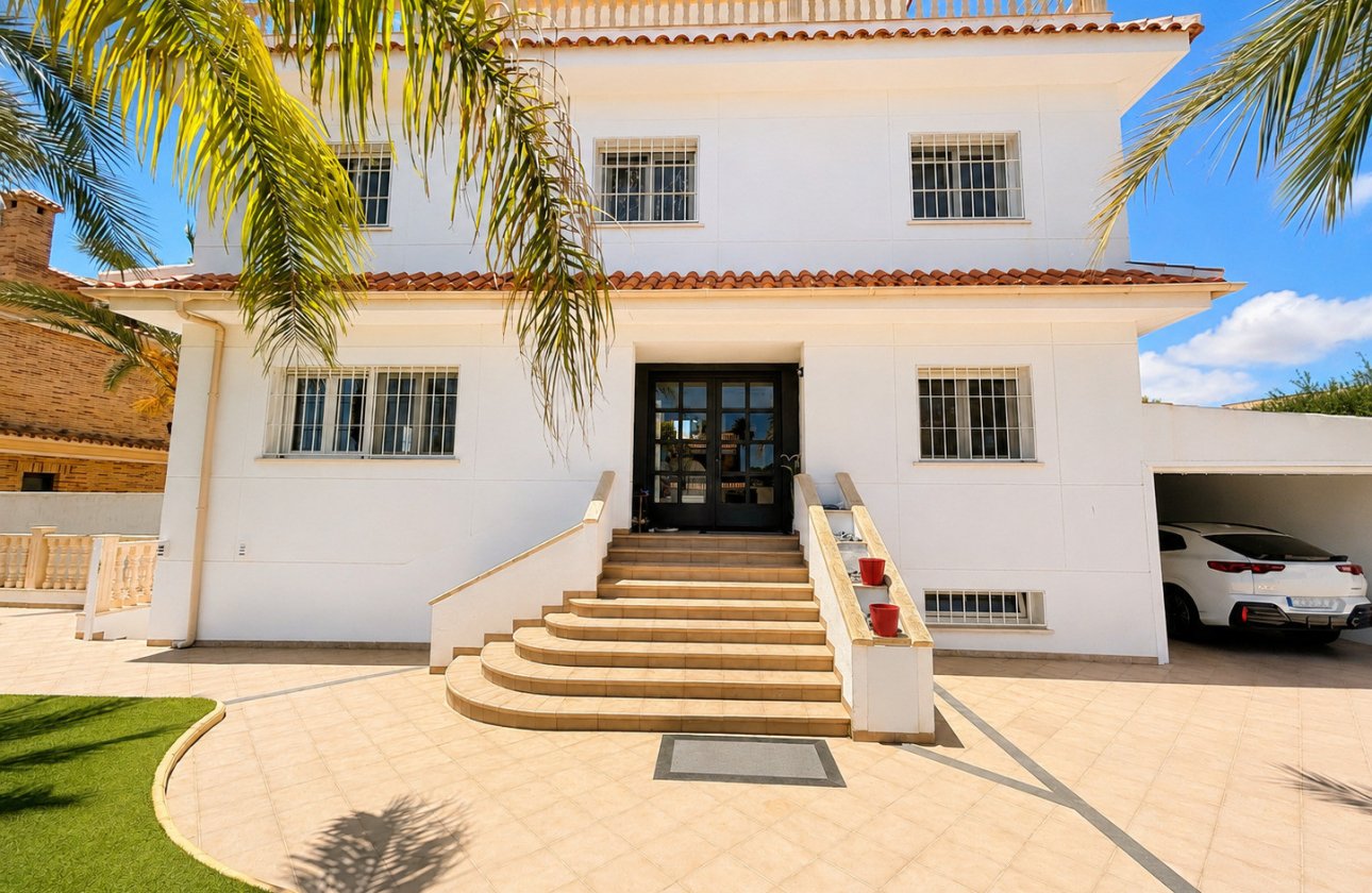 Resale - Villa - Dehesa de Campoamor - Campoamor