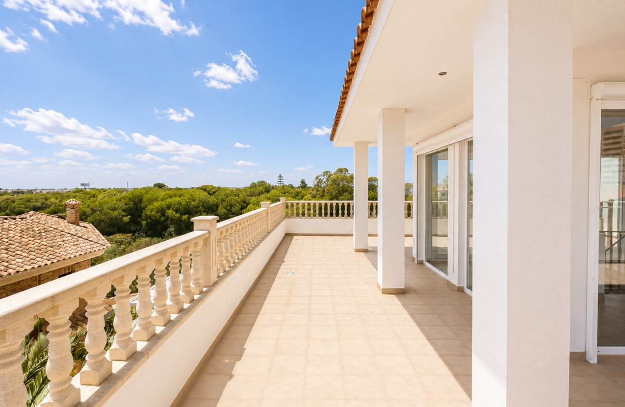 Resale - Villa - Dehesa de Campoamor - Campoamor