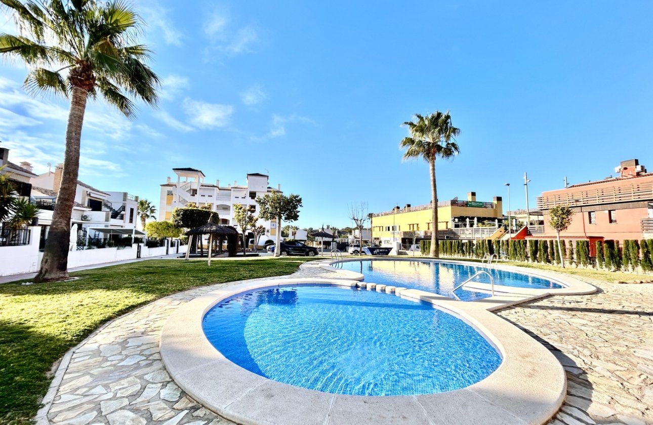 Resale - Apartment / flat - Villamartin