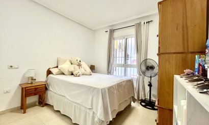 Resale - Apartment / flat - Villamartin