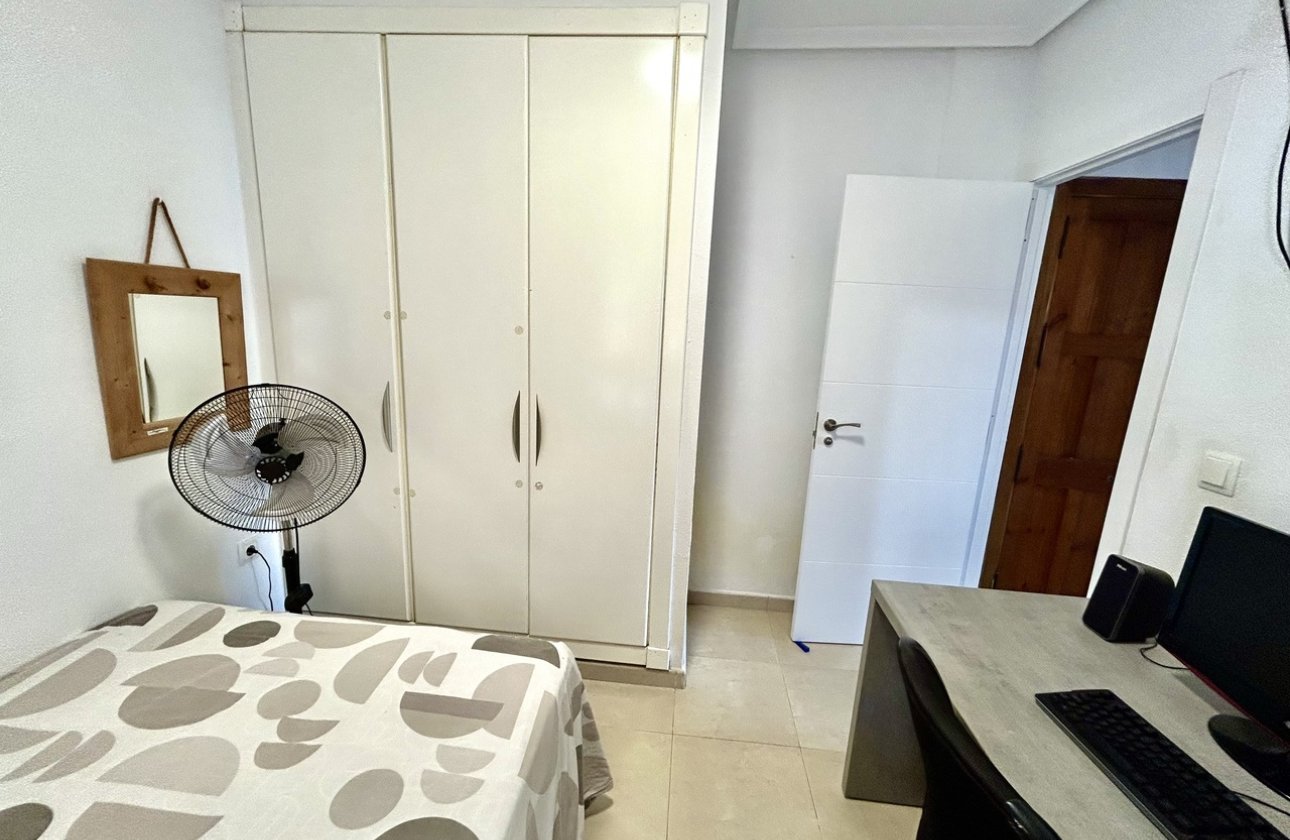 Resale - Apartment / flat - Villamartin