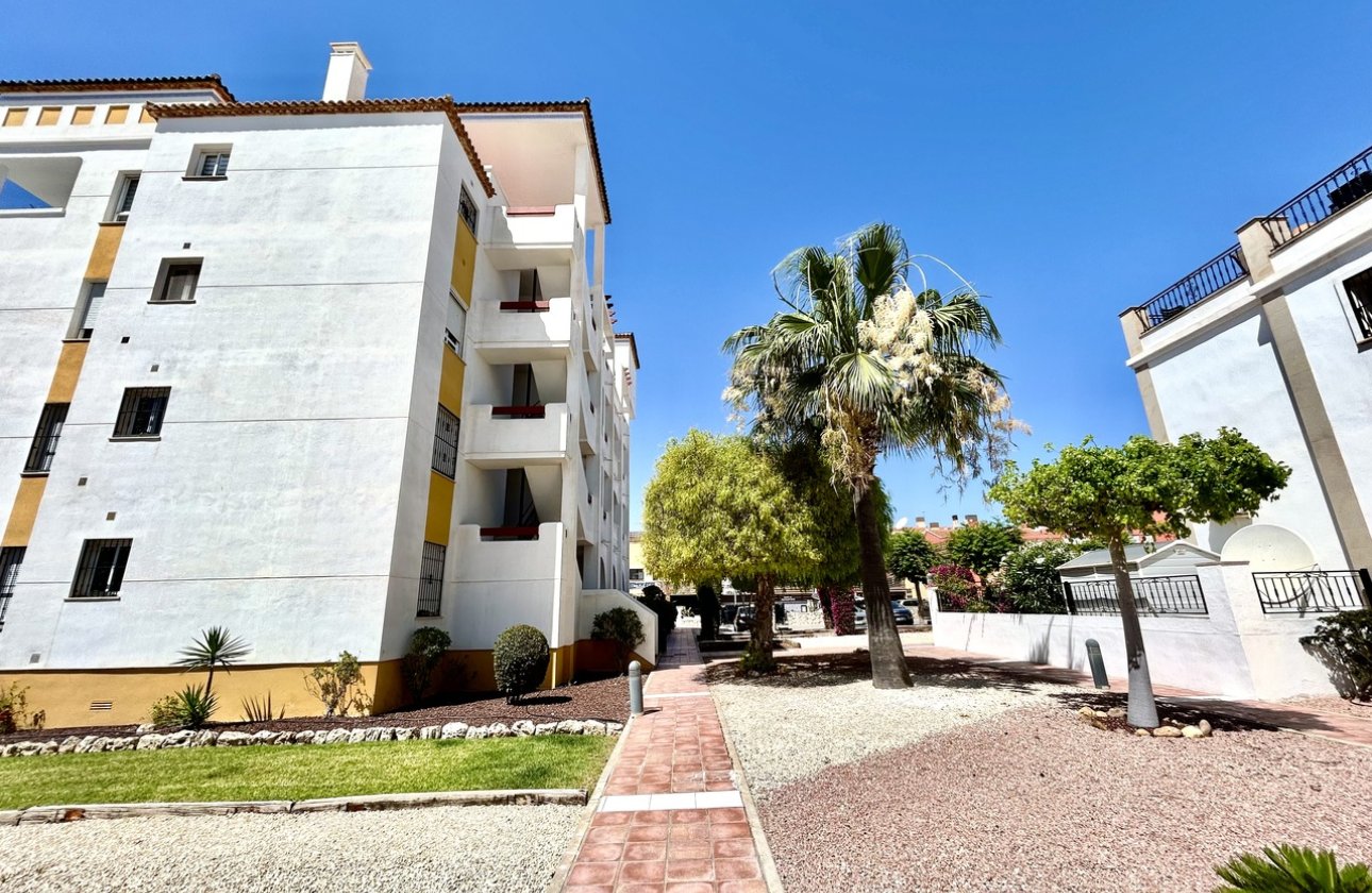 Resale - Apartment / flat - Villamartin