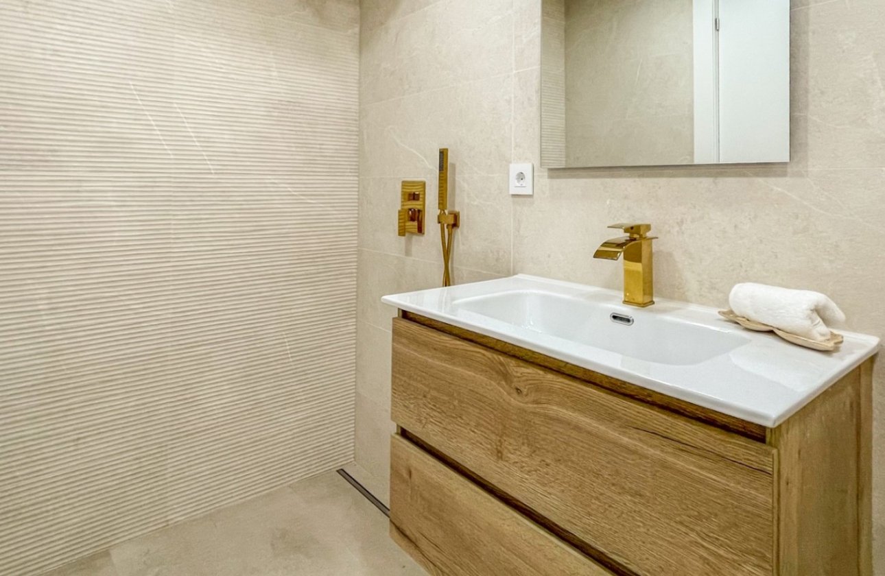 Reventa - Apartamento / piso - Torrevieja - El Acequión - Los Náufragos