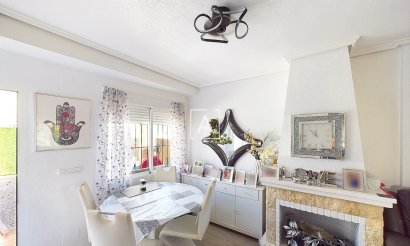 Resale - Villa - Pinar de Campoverde