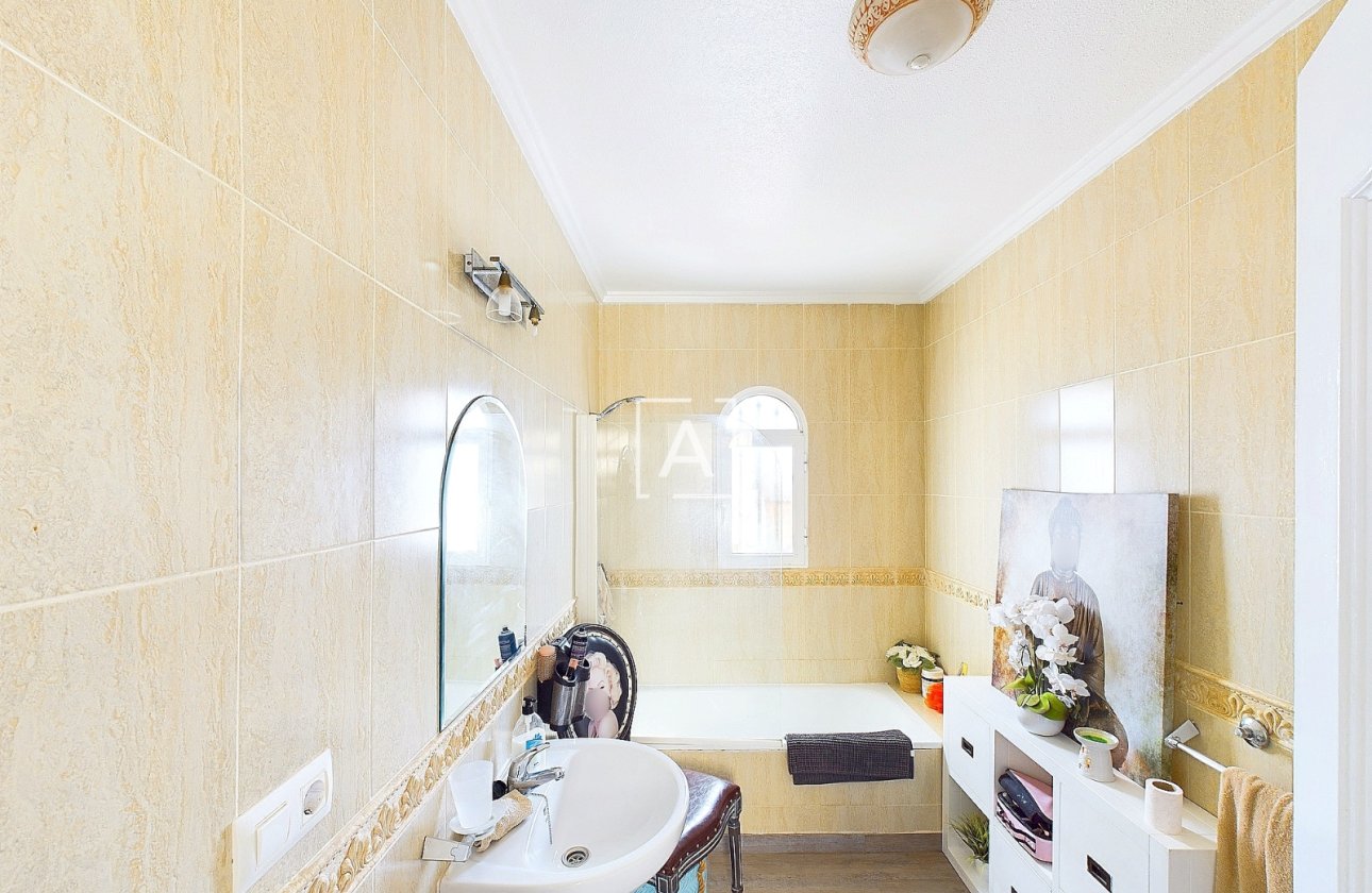 Resale - Villa - Pinar de Campoverde