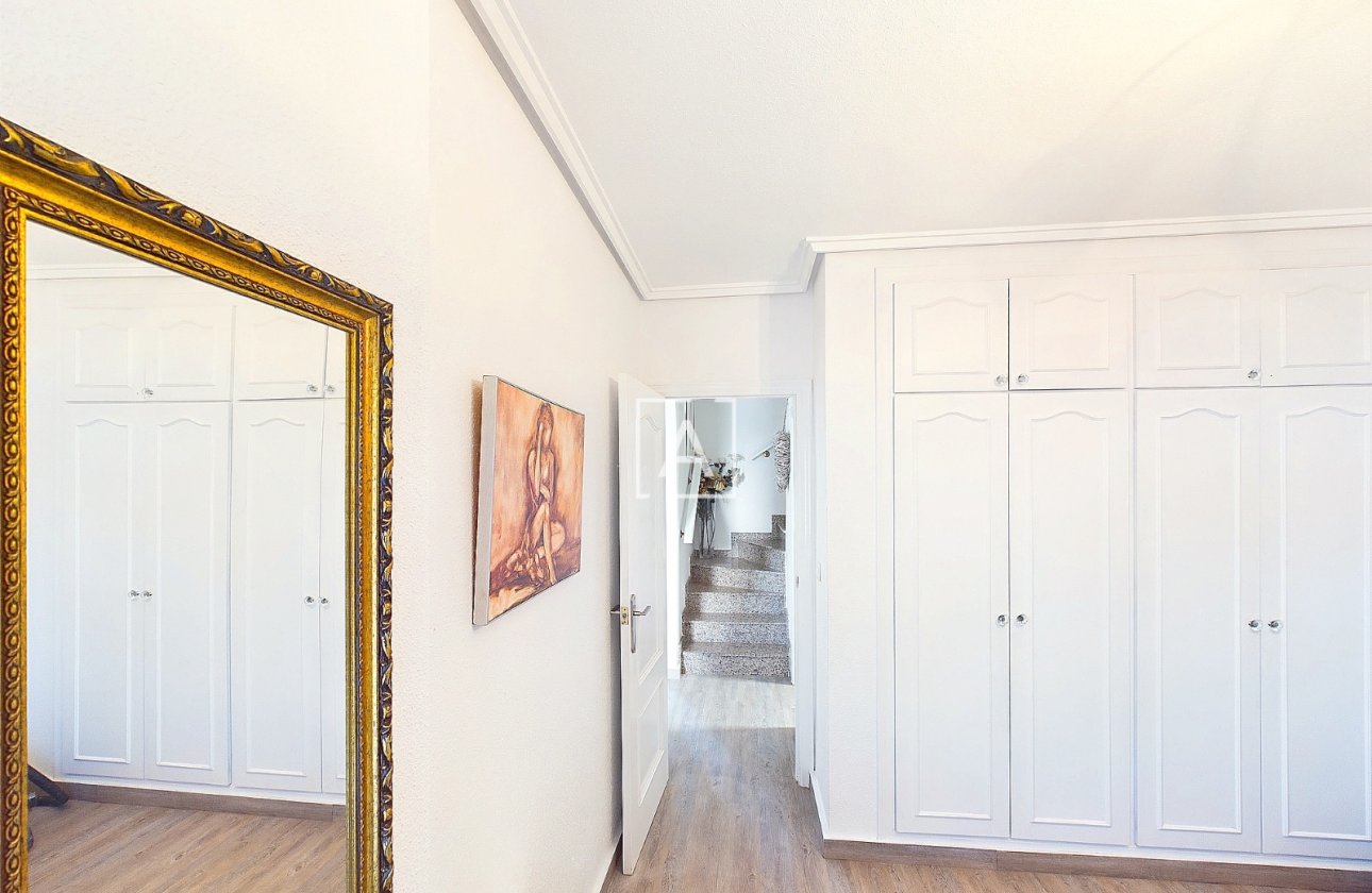 Resale - Villa - Pinar de Campoverde