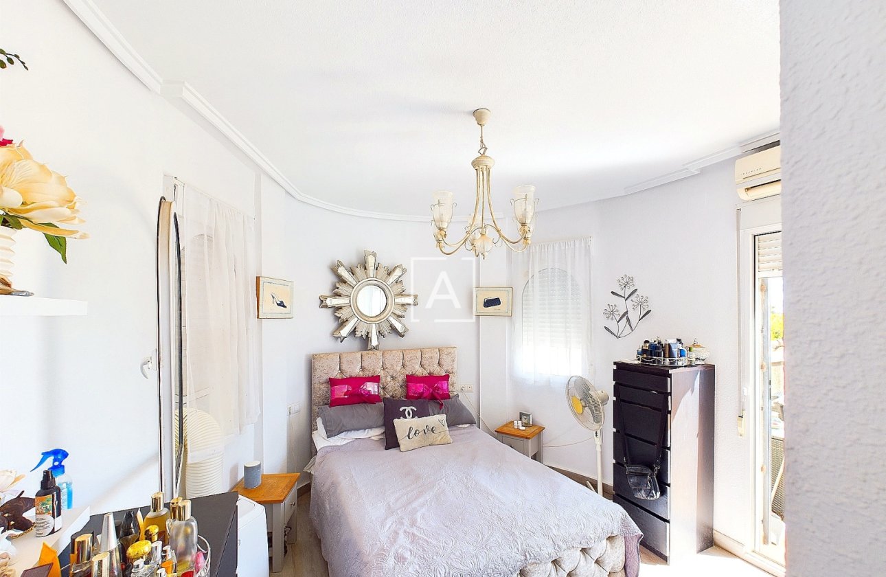 Resale - Villa - Pinar de Campoverde