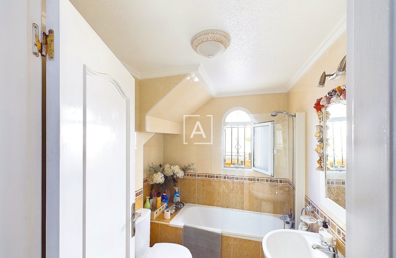 Resale - Villa - Pinar de Campoverde