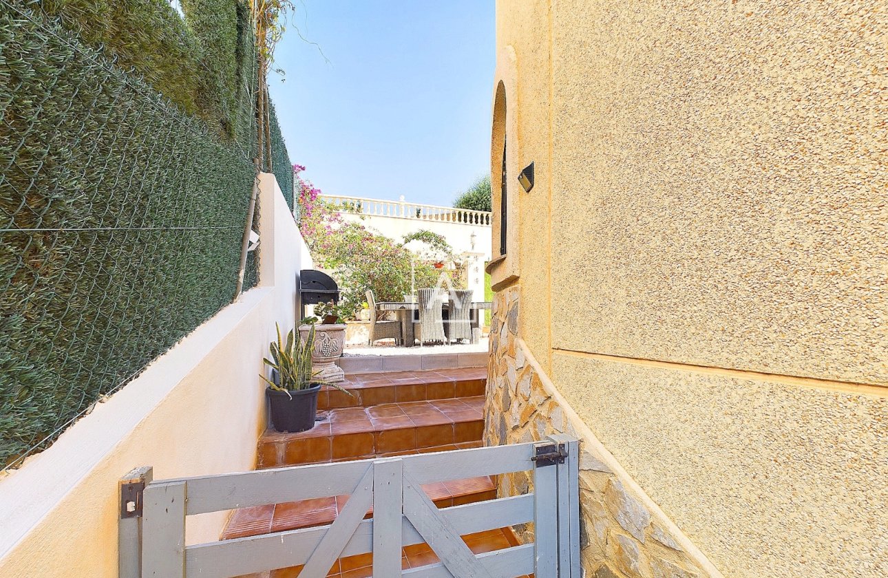 Resale - Villa - Pinar de Campoverde