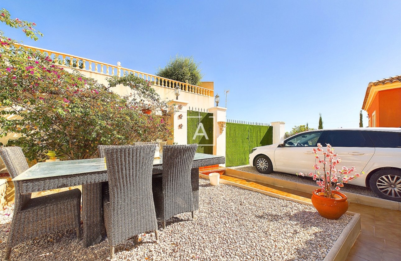 Resale - Villa - Pinar de Campoverde