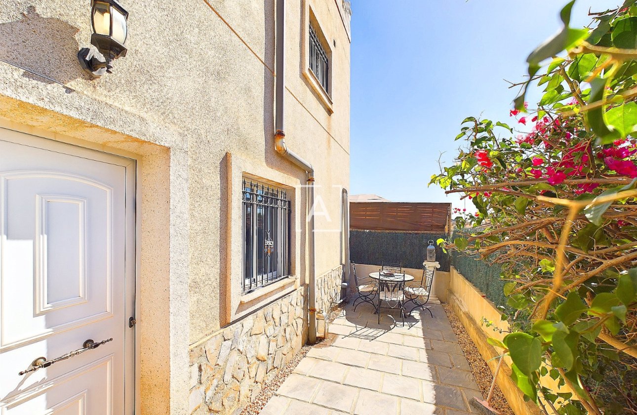 Resale - Villa - Pinar de Campoverde