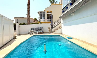 Resale - Villa - Orihuela Costa - Villamartín