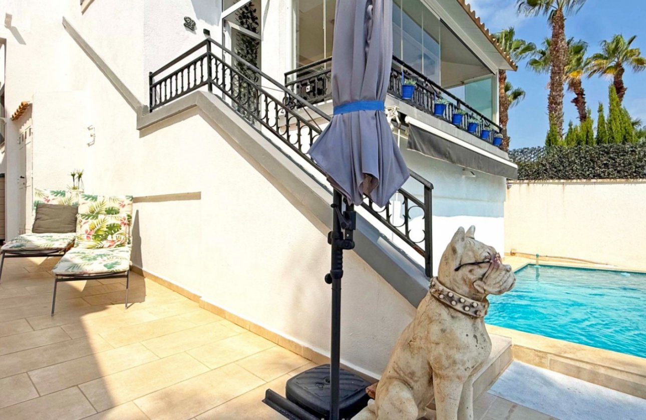 Resale - Villa - Orihuela Costa - Villamartín