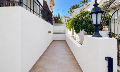Resale - Bungalow - Torrevieja - Nueva Torrevieja - Aguas Nuevas