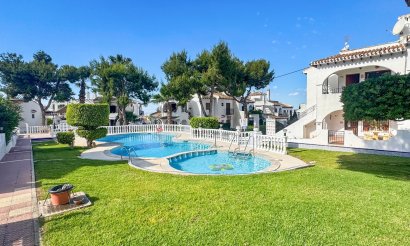 Resale - Bungalow - Torrevieja - Nueva Torrevieja - Aguas Nuevas
