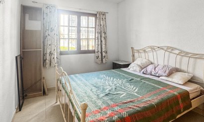 Resale - Bungalow - Torrevieja - Nueva Torrevieja - Aguas Nuevas