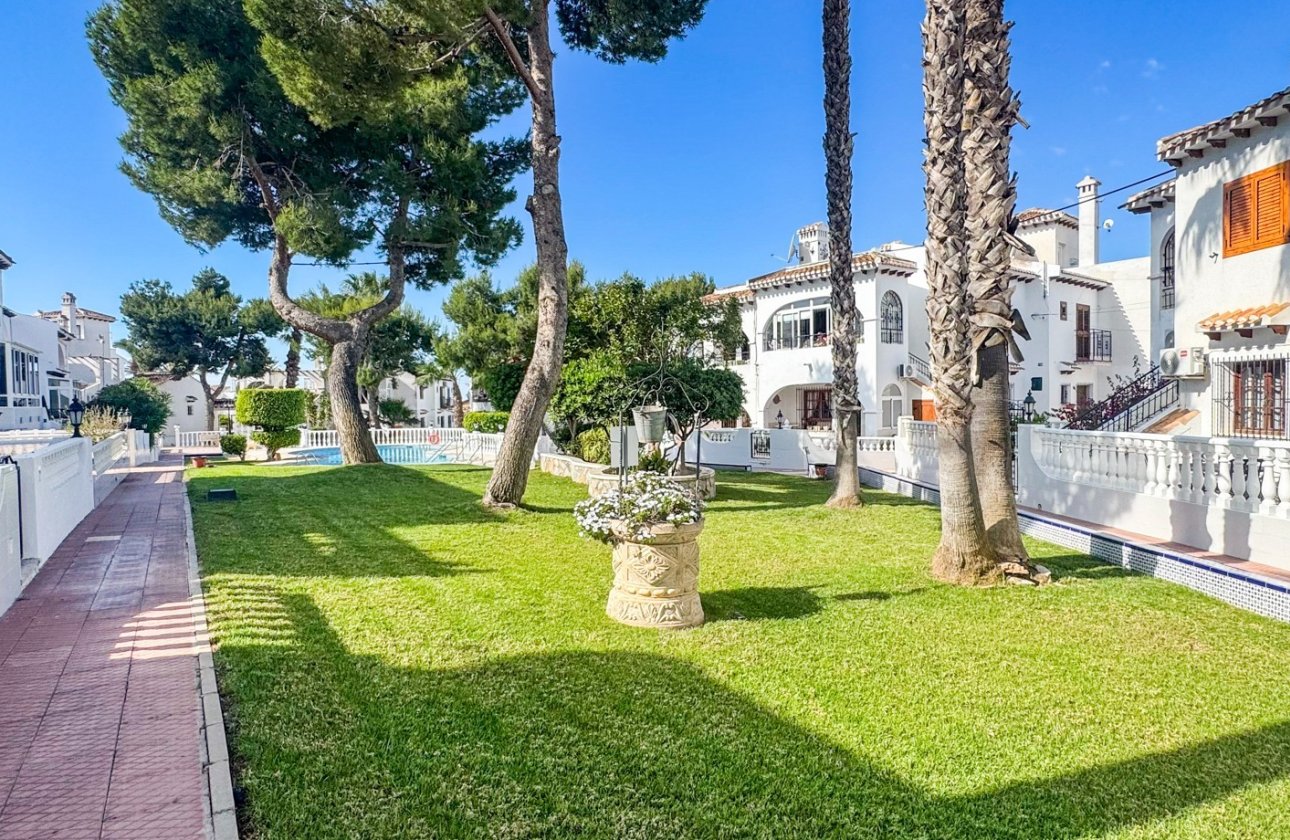 Resale - Bungalow - Torrevieja - Nueva Torrevieja - Aguas Nuevas