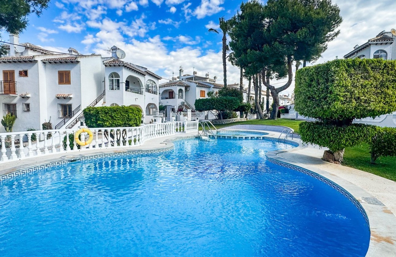 Resale - Bungalow - Torrevieja - Nueva Torrevieja - Aguas Nuevas