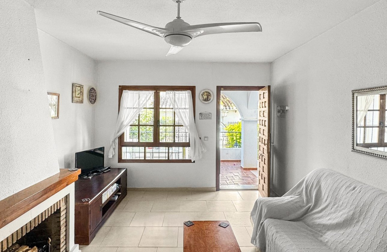 Resale - Bungalow - Torrevieja - Nueva Torrevieja - Aguas Nuevas