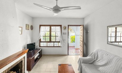Resale - Bungalow - Torrevieja - Nueva Torrevieja - Aguas Nuevas