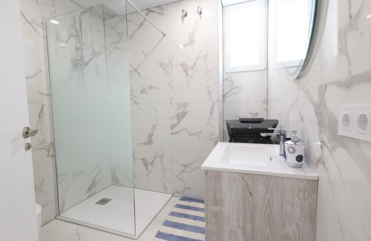 Resale - Apartment / flat - Torrevieja - Acequion