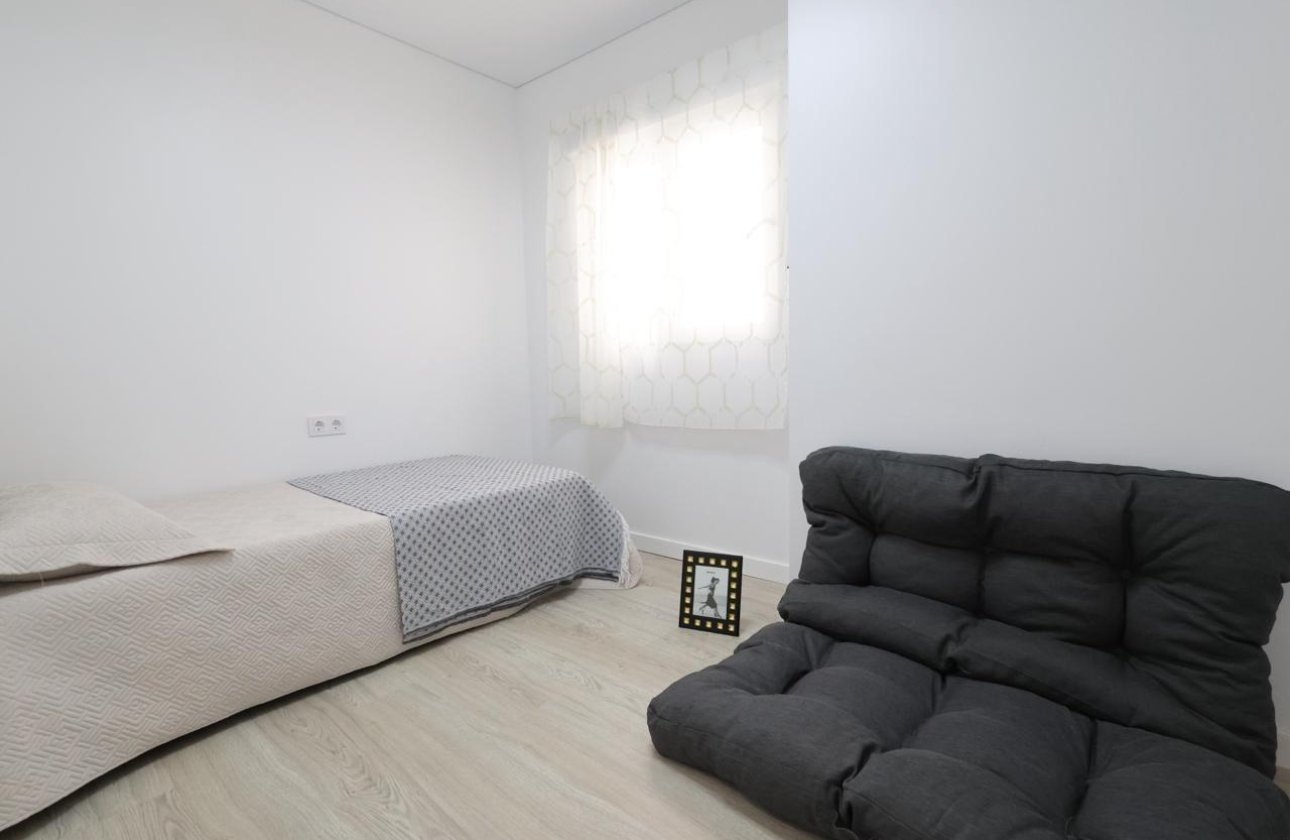 Resale - Apartment / flat - Torrevieja - Acequion