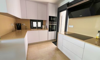 Resale - Villa - San Miguel de Salinas - San Miguel Salinas