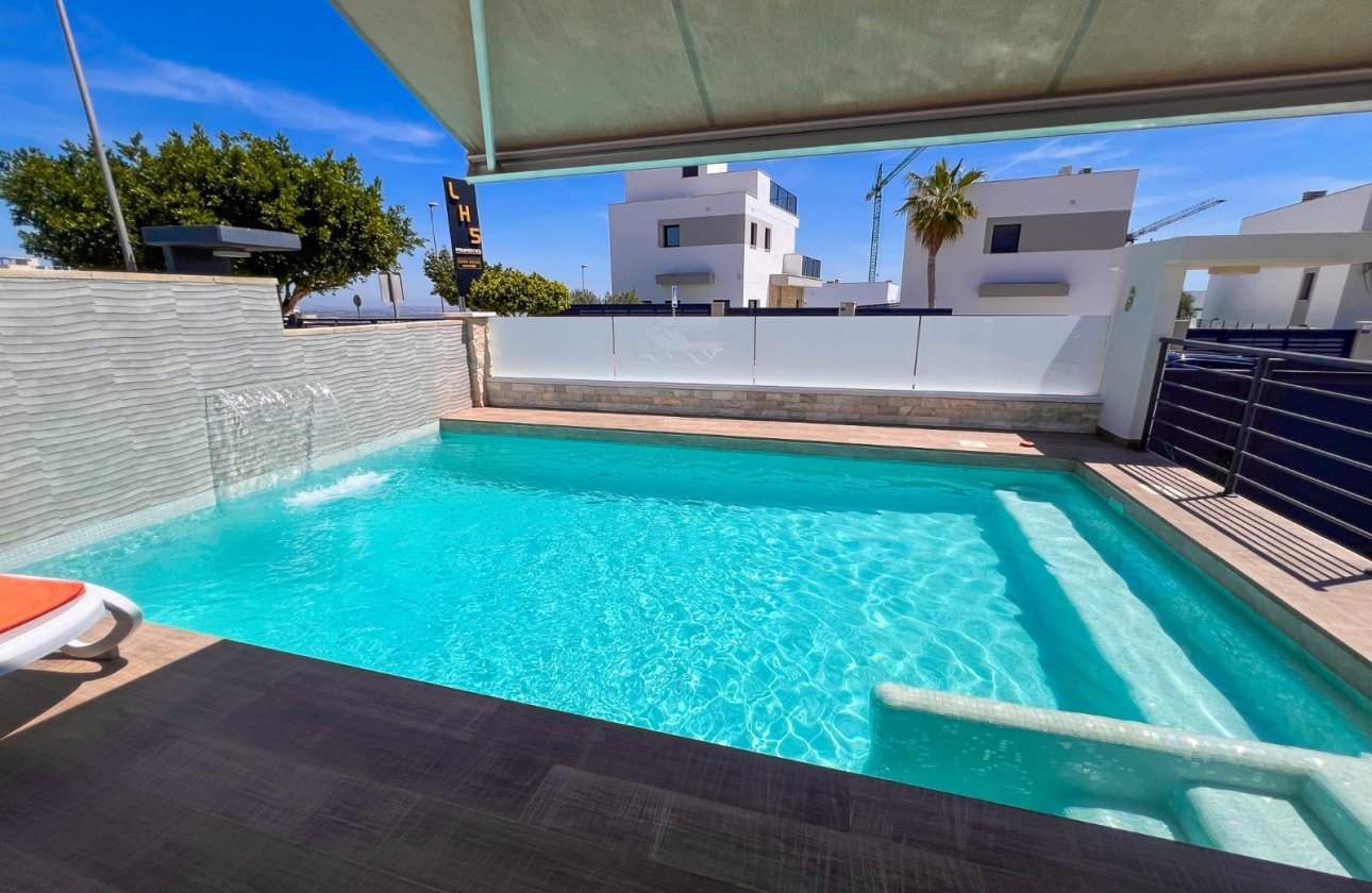 Resale - Villa - San Miguel de Salinas - San Miguel Salinas