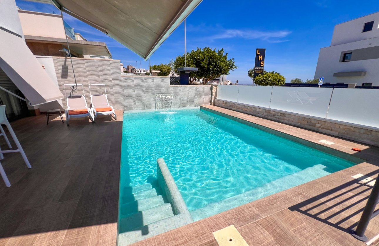 Resale - Villa - San Miguel de Salinas - San Miguel Salinas