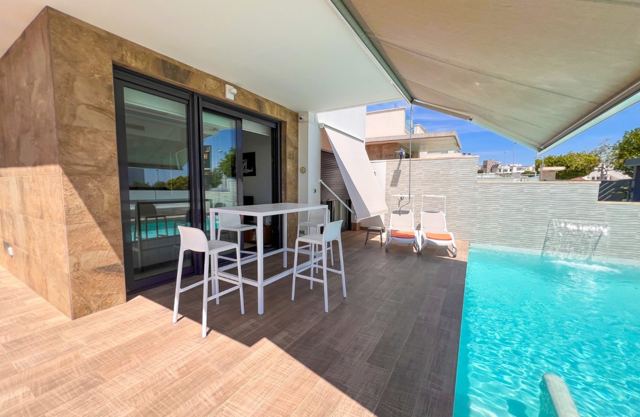 Resale - Villa - San Miguel de Salinas - San Miguel Salinas
