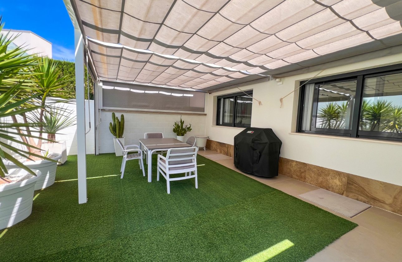 Resale - Villa - San Miguel de Salinas - San Miguel Salinas