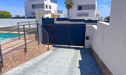 Resale - Villa - San Miguel de Salinas - San Miguel Salinas