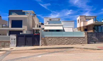 Resale - Villa - San Miguel de Salinas - San Miguel Salinas