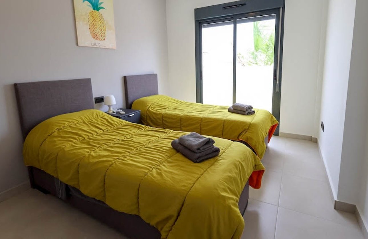 Resale - Bungalow - Guardamar del Segura - El Raso