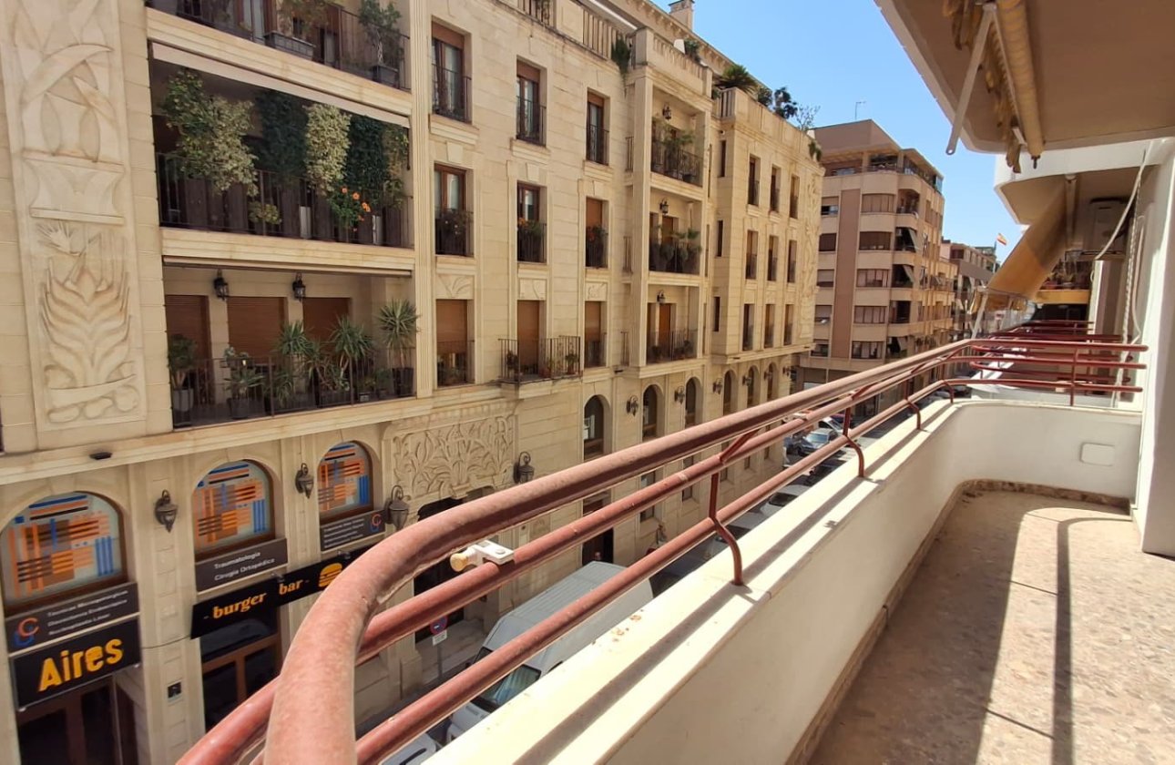 Resale - Apartment / flat - Orihuela - Zona Centro