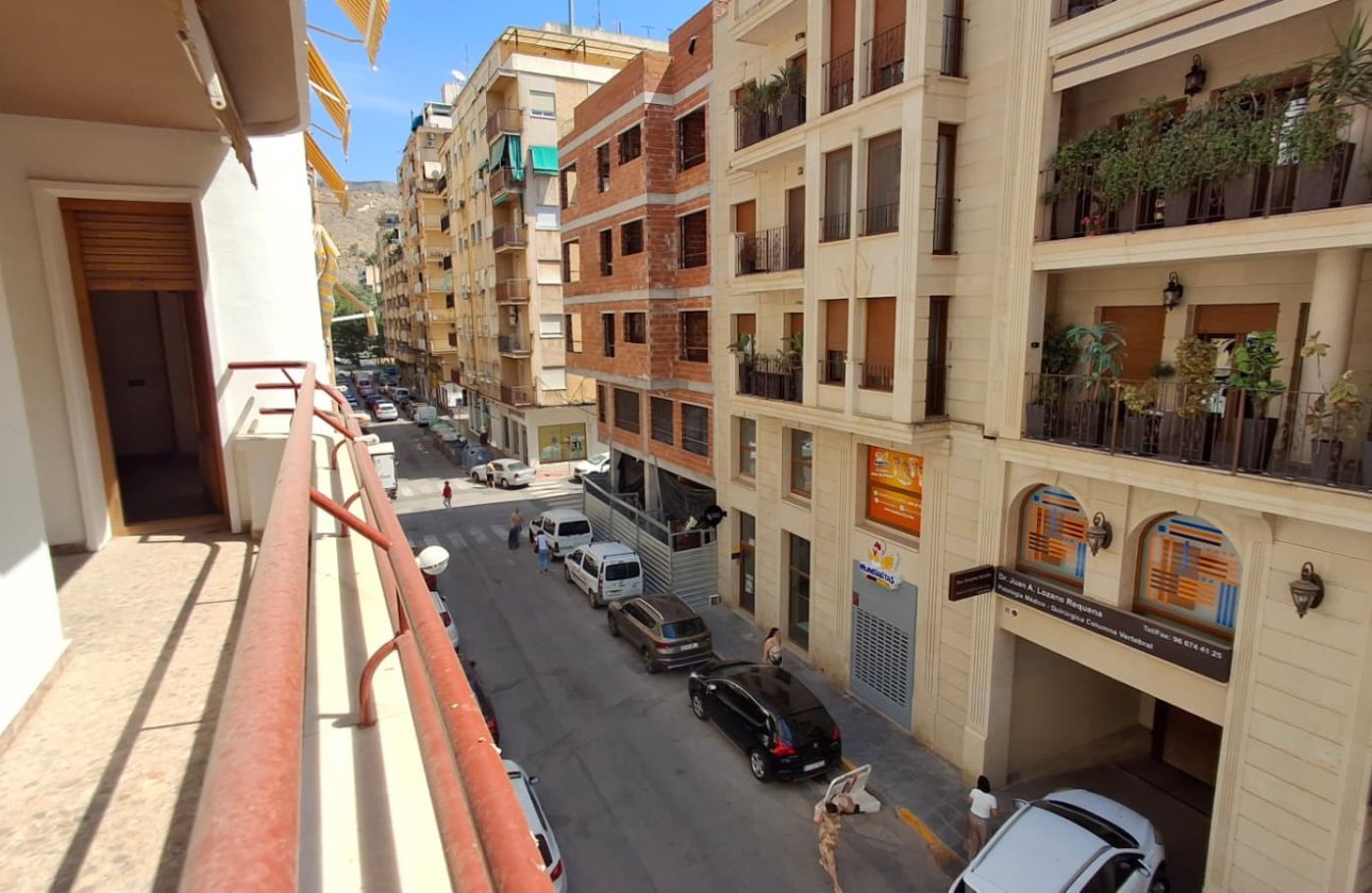 Resale - Apartment / flat - Orihuela - Zona Centro