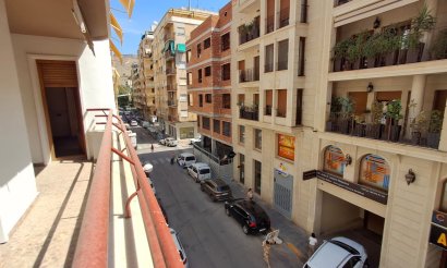 Resale - Apartment / flat - Orihuela - Zona Centro