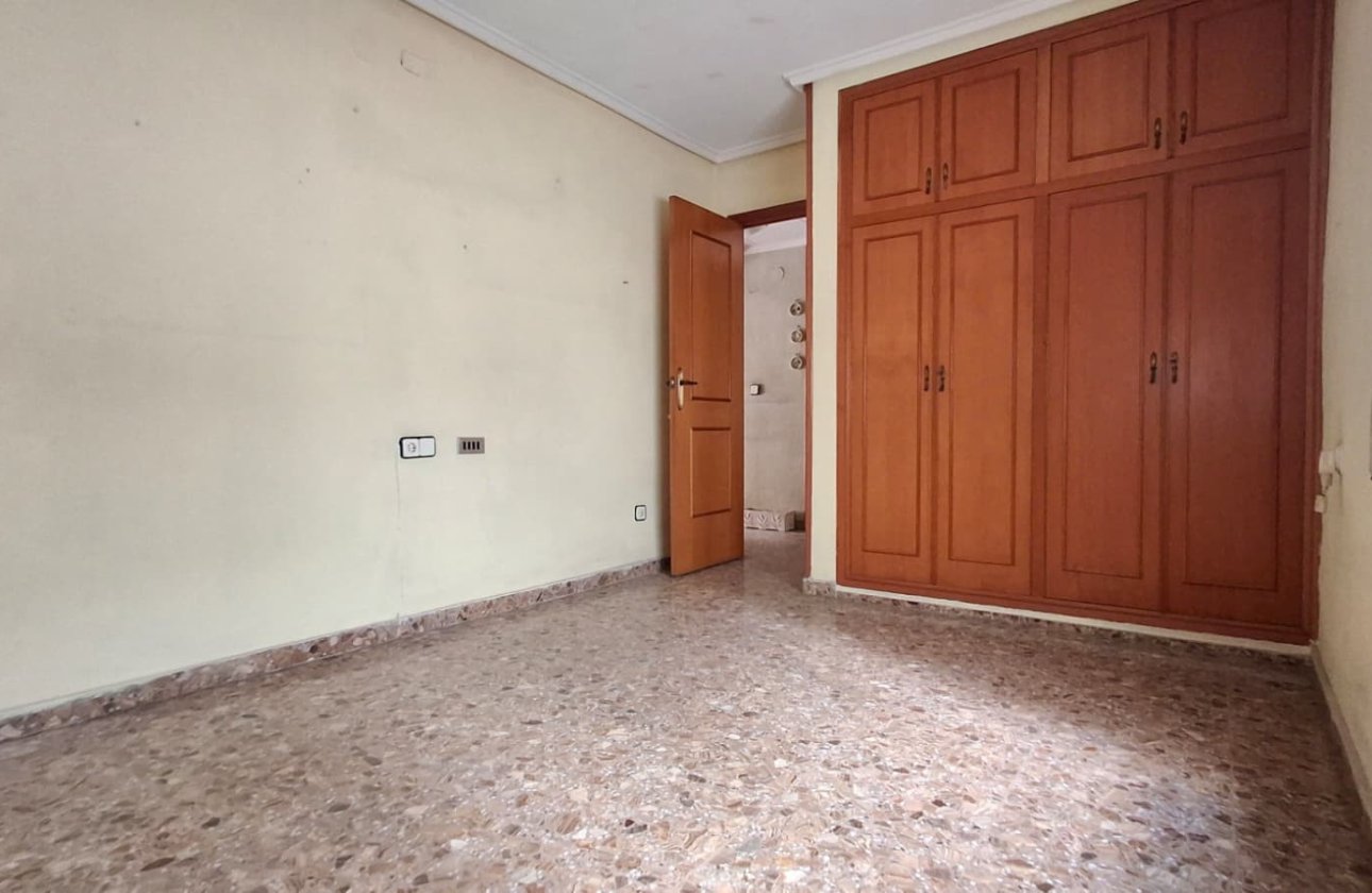 Resale - Apartment / flat - Orihuela - Zona Centro
