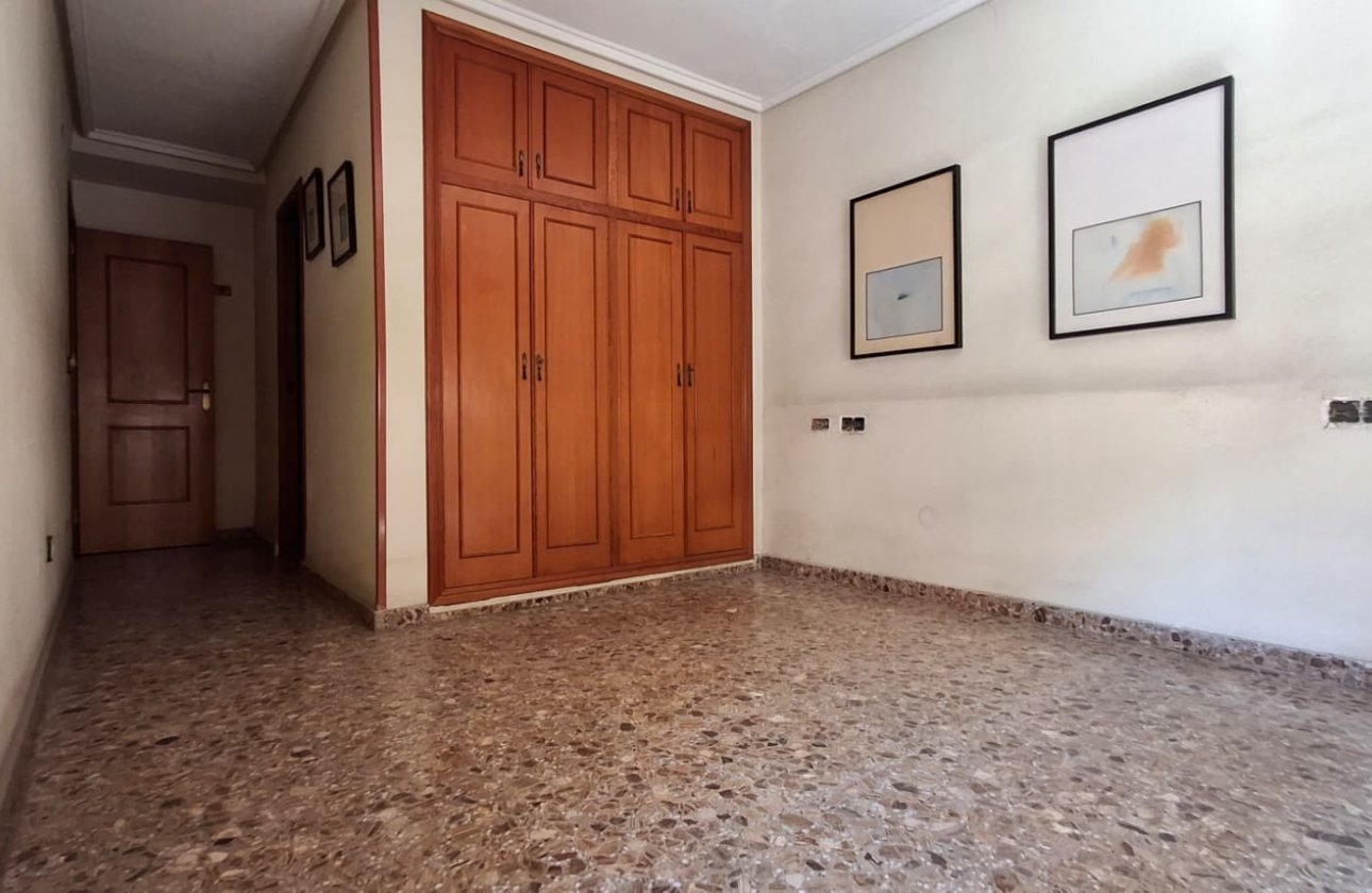 Resale - Apartment / flat - Orihuela - Zona Centro