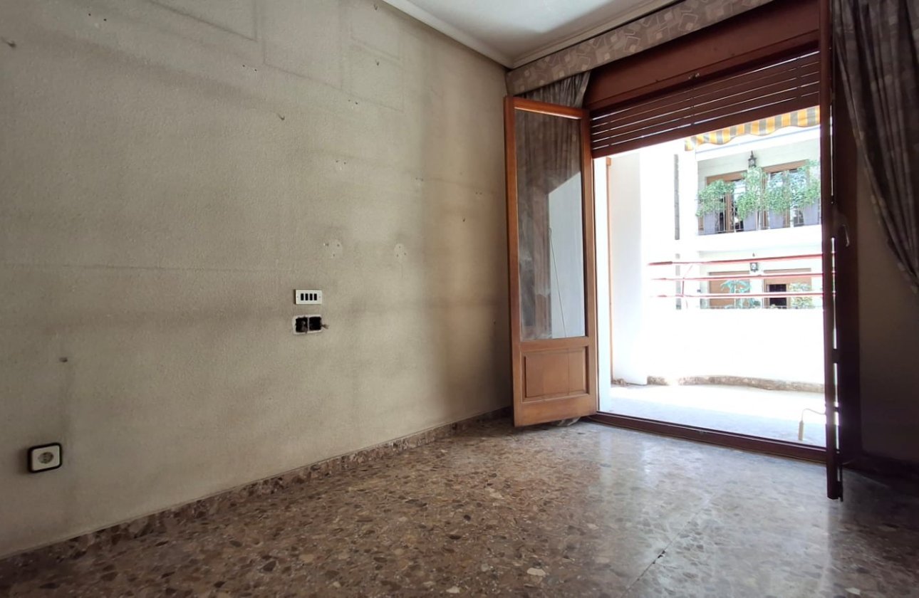 Resale - Apartment / flat - Orihuela - Zona Centro