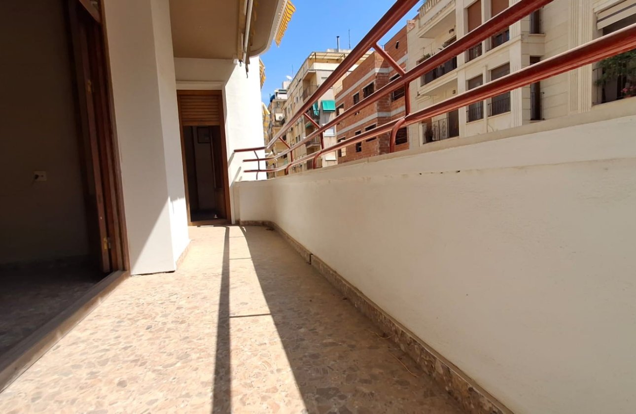 Resale - Apartment / flat - Orihuela - Zona Centro