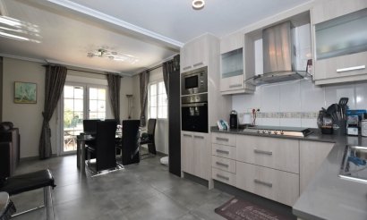 Resale - Villa - Orihuela Costa - Los Dolses